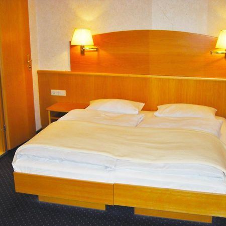 Hotel Gasthof Kreuz Bad Buchau Buitenkant foto