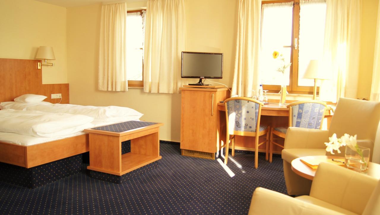 Hotel Gasthof Kreuz Bad Buchau Buitenkant foto